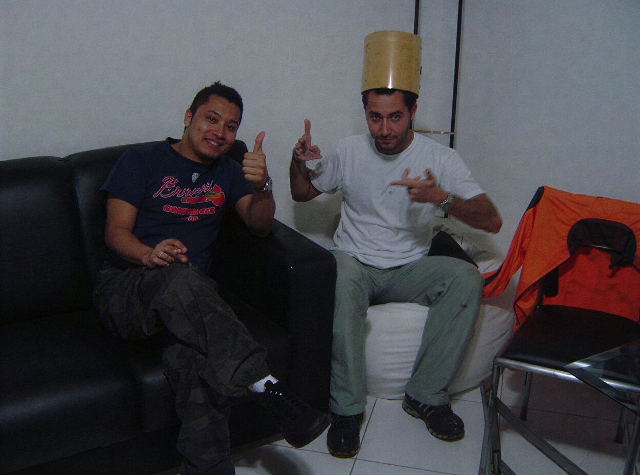 Mesmo no rigor do trabalho, havia espaço para humor, cumplicidade e vida entre uma tomada e outra.